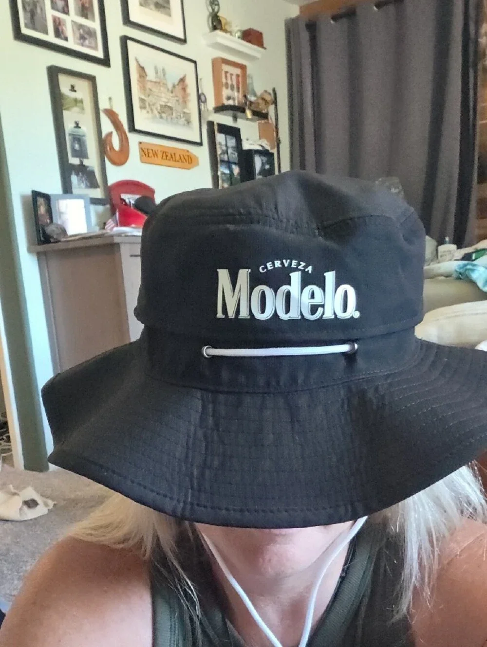 STUNNING MODELO BUCKET HAT